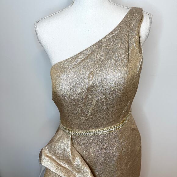 Mac Duggal One Shoulder Metallic Ruffled Evening Gown In Oyster 66975 Size 8 New - Picture 3 of 16